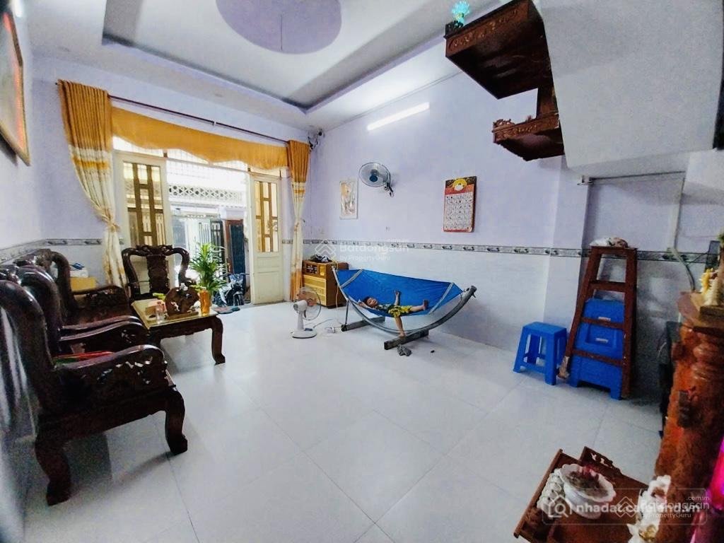 Bán nhà riêng: Bán nhà hóc môn 60m2 . gần mặt tiền đặng thúc vịnh , đường ô tô n