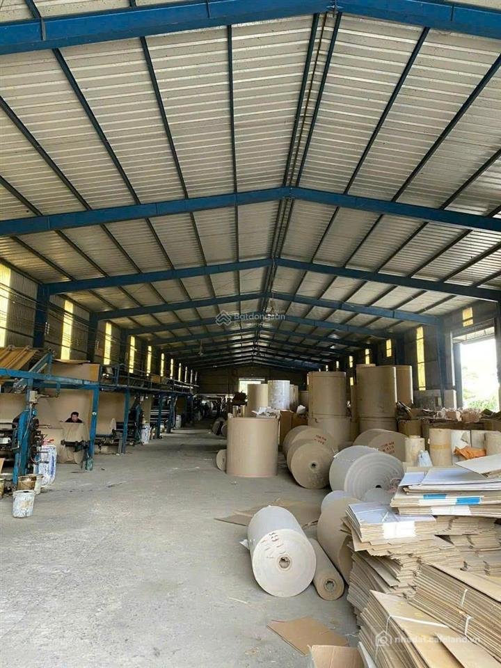 Bán kho, nhà xưởng: Chính chủ cần tiền bán gấp nhà xưởng mt võ văn bích giá rẻ. 