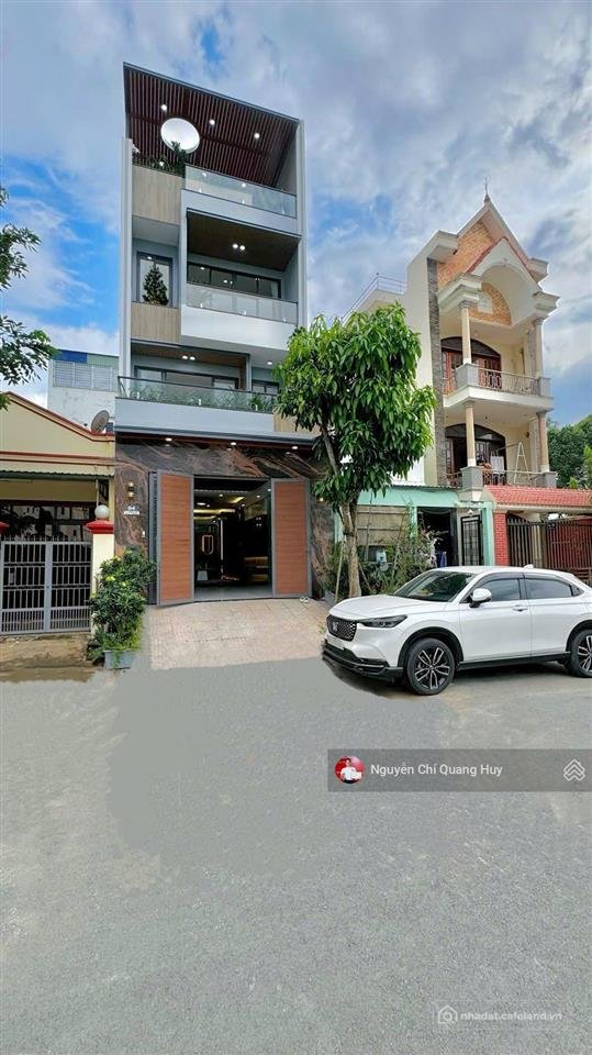 Bán nhà riêng: Nhà phố hiện đại thang máy khu dân cư đồng bộ an ninh cách phú mỹ