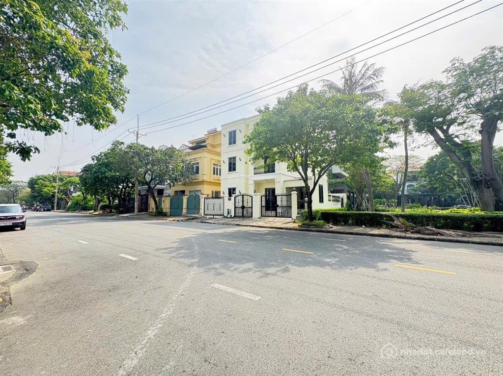 Bán nhà riêng: Bán biệt thự nam thông 1 b11 góc công viên dt 11x18m giá 79 tỷ | 