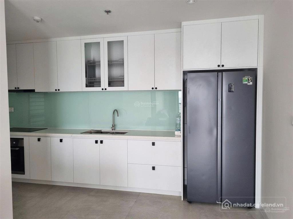 Bán căn hộ chung cư: Bán căn 3pn 115m2 lầu cao view villa giá tốt t3