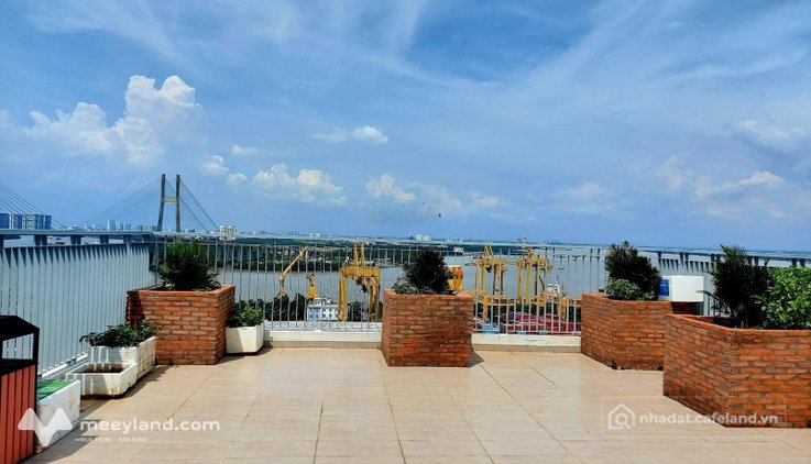 Cho thuê căn hộ chung cư: Cho thuê căn góc 3PN Luxgarden, 111m2, view sông, có s