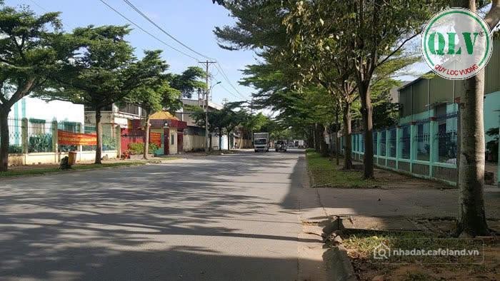 Bán kho, nhà xưởng: Bán đất SKK 15.000 m2 trong KCN Tân Tạo, HCM.