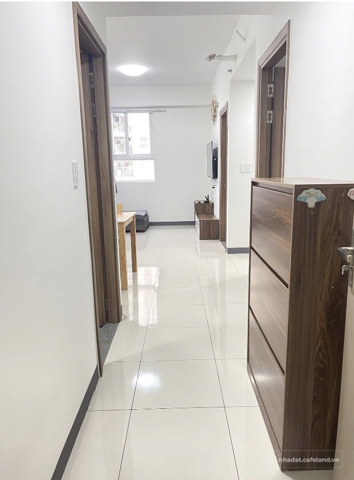 Bán căn hộ chung cư: Căn hộ Imperial Place 2 phòng ngủ, sát bến xe miền Tây, gần