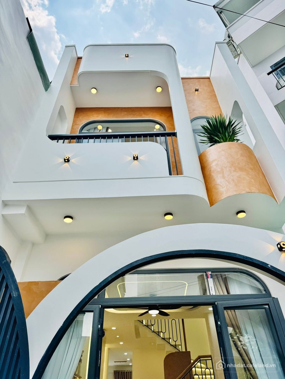 Bán nhà riêng: Bán gấp nhà Tân Bình, Bàu cát 2, 4 tỷ 800 triệu/ 70m2, sổ hồng ri