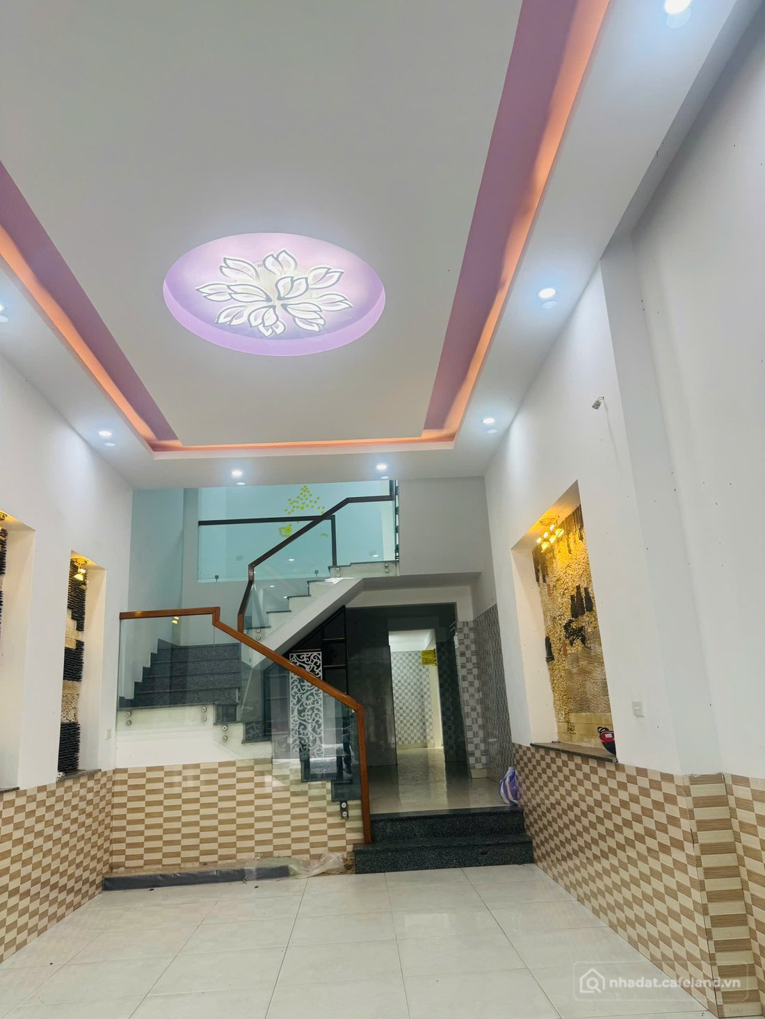 Bán nhà riêng: Bán nhà 2 tầng đường Huỳnh Ngọc Huệ - Trục đường kinh doanh