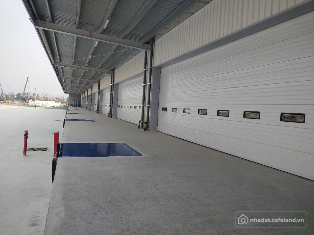 Bán kho, nhà xưởng: Cho thuê 10.000m2 kho logistics tại Khu công nghiệp Song Khê