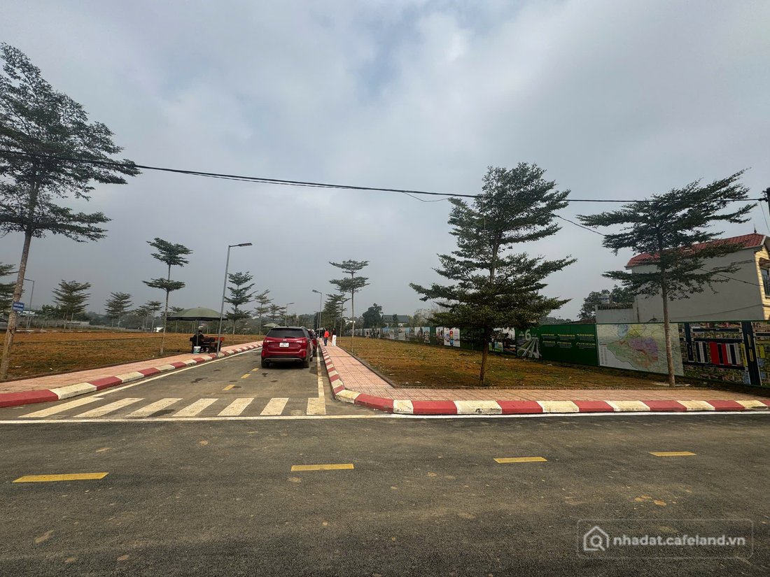 Bán đất thổ cư: e cần bán nhanh lô đất khu công nghệ cao gần ga metro đẹp nhất h
