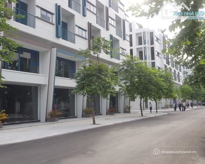 Cho thuê nhà riêng: Cho thuê cả căn 6 tầng Louis City, mặt đường 30m, hoàn thiện