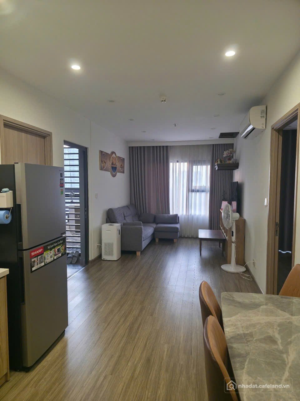 Cho thuê căn hộ chung cư: Cho Thuê Căn Hộ Cao Cấp Vinhomes Smart City 62M² 2 Ngủ
