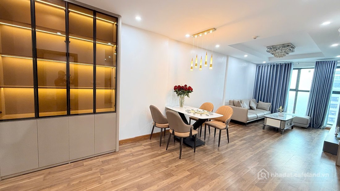 Bán căn hộ chung cư: 17.12.25.1 Bán 2 ngủ 2 WC Goldmark City, nội thất mới 100% 