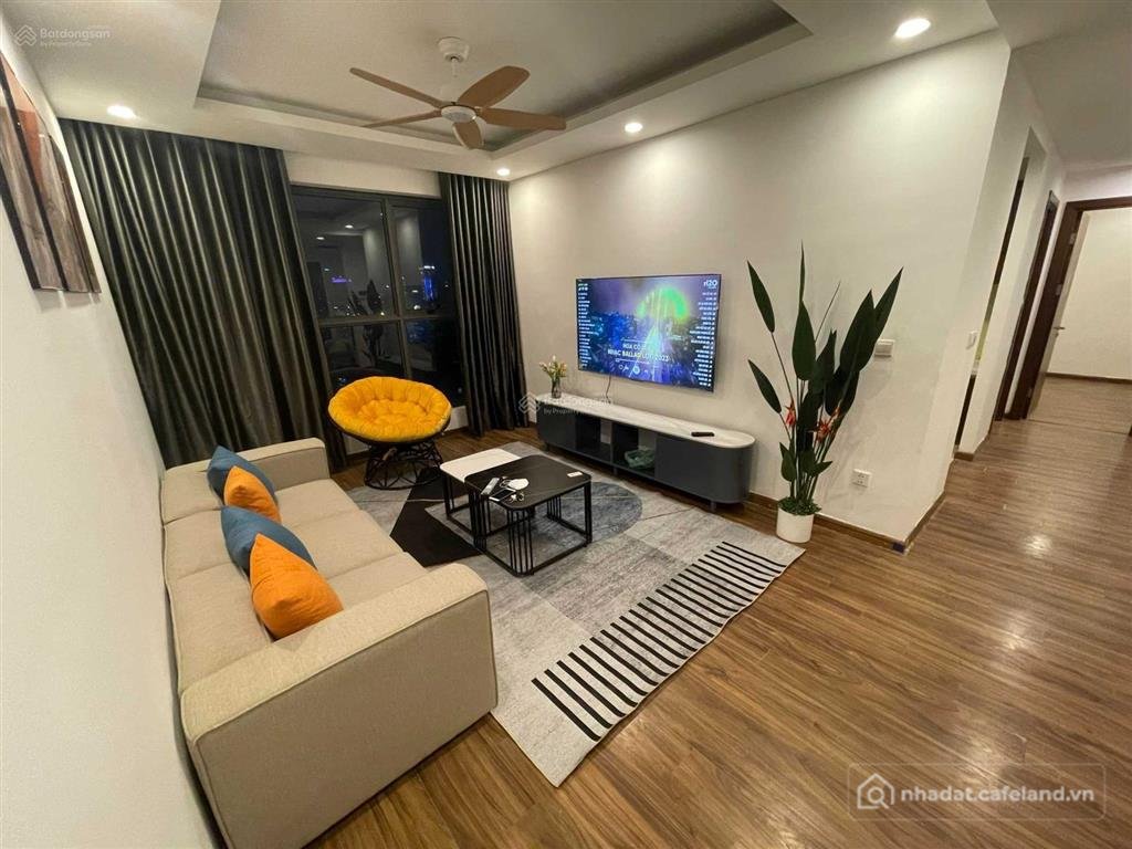 Cho thuê căn hộ chung cư: Chính chủ cho thuê căn hộ the golden palm, 3 phòng ngủ