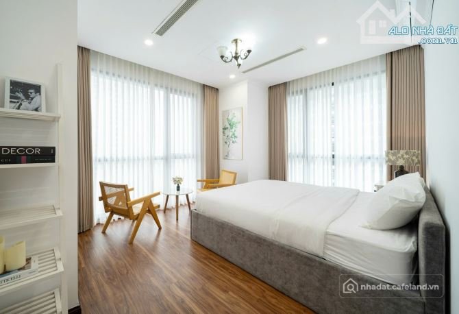 Cho thuê căn hộ chung cư:  CHO THUÊ CĂN HỘ CAO CẤP ROYAL CITY – 3 PHÒNG NGỦ SÁN