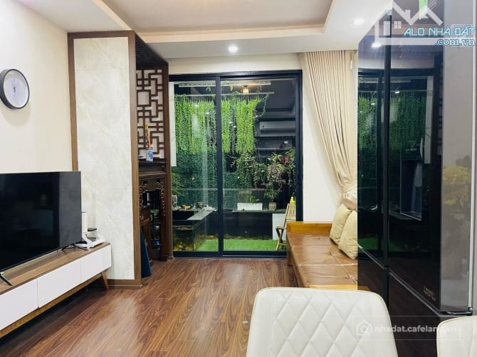Cho thuê căn hộ chung cư: Cho thuê căn hộ chung cư Bea Sky Nguyễn Xiển Dt: 68m2 