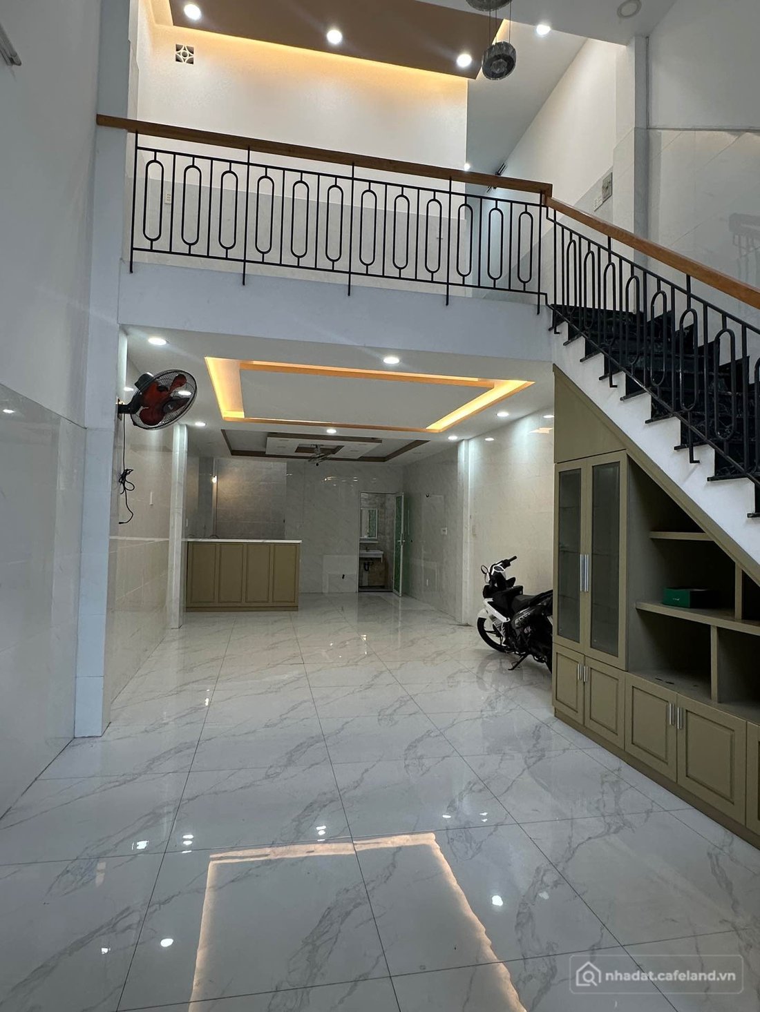 Bán nhà riêng: XE HƠI THÔNG - 2TẦNG 4.4x15.5m 67m² 9tỷ LẠC LONG QUÂN - TÂN BÌNH