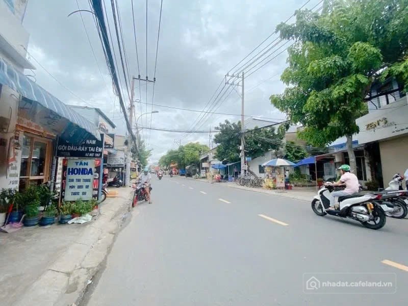 Bán nhà riêng: MT Thoại Ngọc Hầu 114m2, kinh doanh đa ngành, giá cực tốt