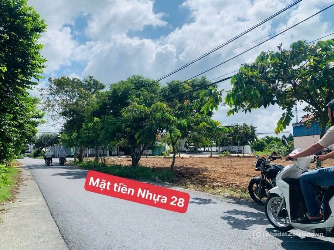 Bán đất thổ cư: Bán đất thổ cư mặt tiền kinh doanh buôn bán MT đường Số 28 kế bê