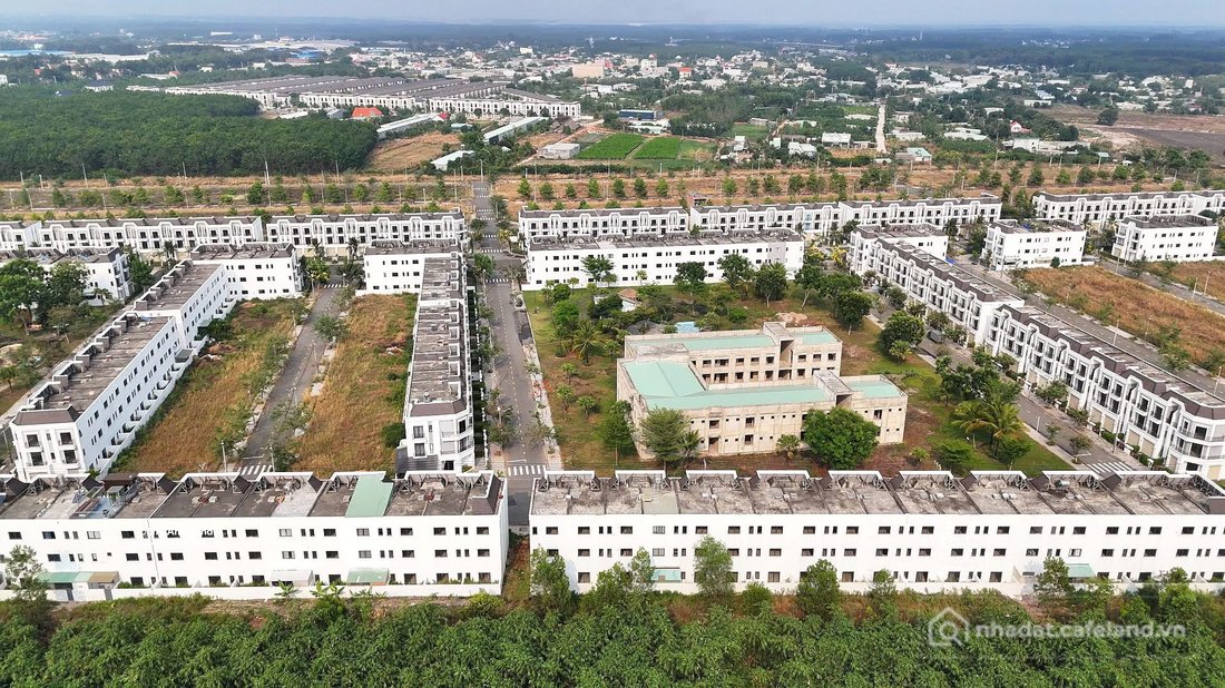 Bán đất thổ cư: Bán đất 100m² full thổ cư ngang 5m giá 790 triệu Tại kdc Phúc An