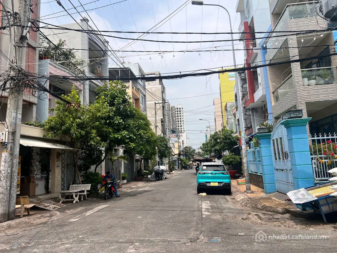Bán nhà riêng: Mặt tiền Lê Thận, 80m2, 4PN, gần RichStar, ở và kinh doanh đỉnh