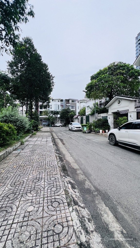 Bán nhà riêng: Bán nhà 4 Tầng Đảo kim cương Q2
