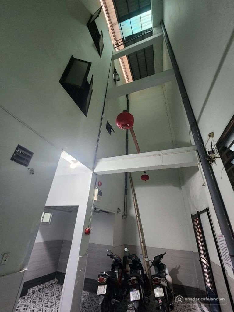 Bán nhà riêng: BÁN CHDV CHÁNH HƯNG QUẬN 8 132M2 NGANG 8.4M 14.9 TỶ THU 55TR HẺM 
