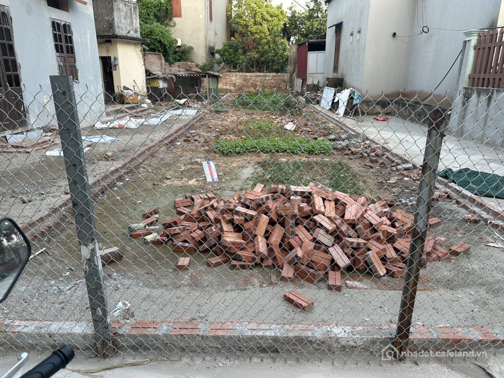 Bán đất thổ cư: BÁN ĐẤT 124,5M2 FULL THỔ CƯ NGANG 5M XÃ VIỆT HƯNG VĂN LÂM GẦN KĐ
