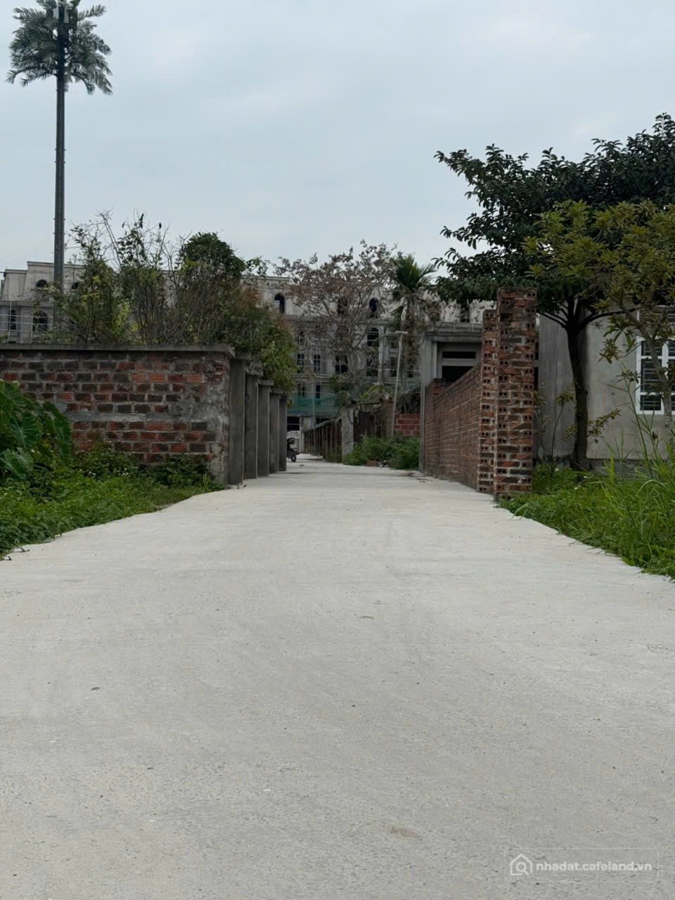 Bán đất thổ cư: Bán 52 m Hoa Động ngay sát Hoàng Huy green . Đường ô tô thông .l