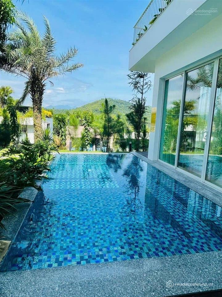 Bán nhà riêng: 8 tỷ sh ngay biệt thự 180/230m flamingo đại lải resort, thế đất c