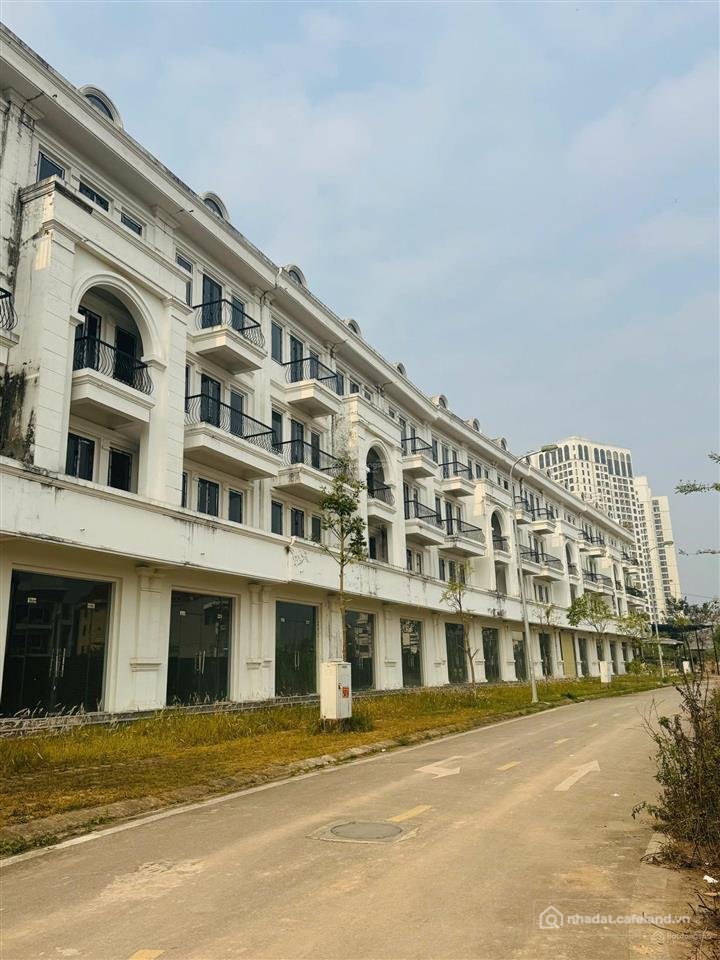 Bán nhà riêng: Bán nhà liền kề vpit plaza, 50tr/m2, 102m2, nhà mặt phố chùa hà, 