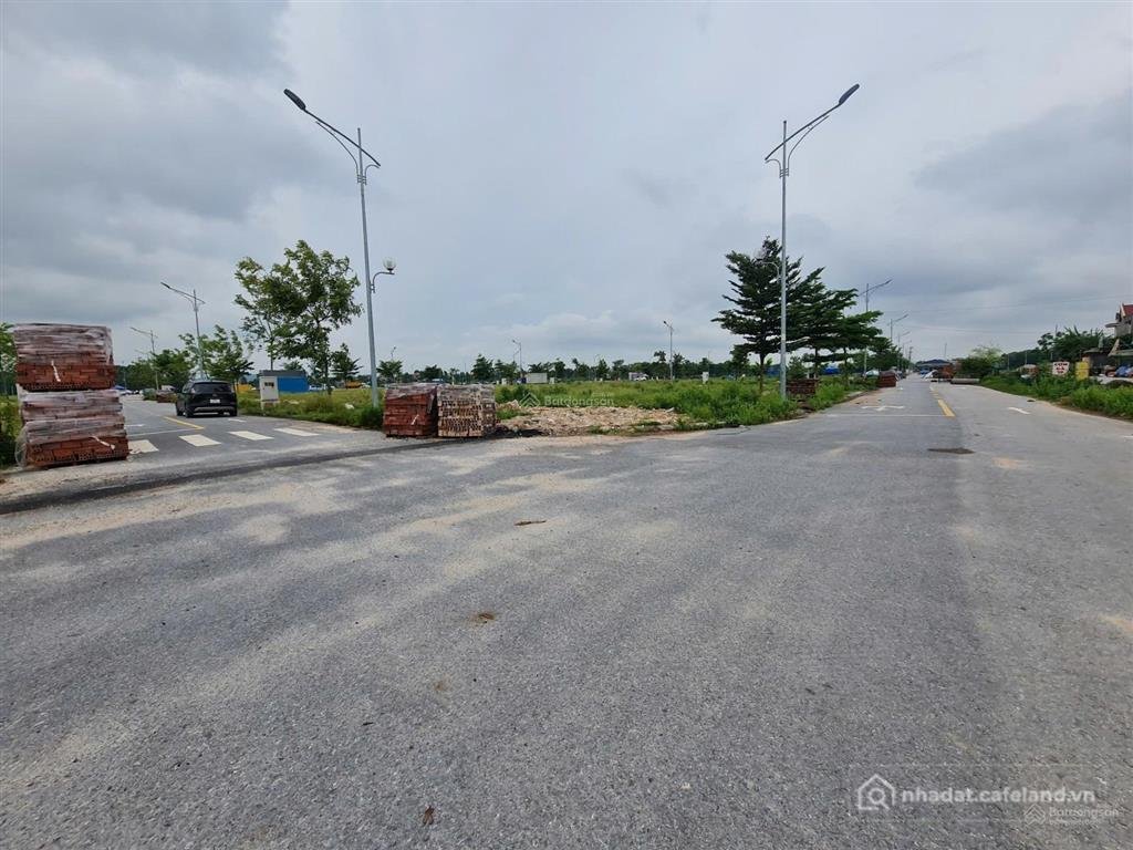 Bán đất thổ cư: Bán đất sân golf trung sơn, việt yên, bắc giang. 90m2, mt 5m. đư