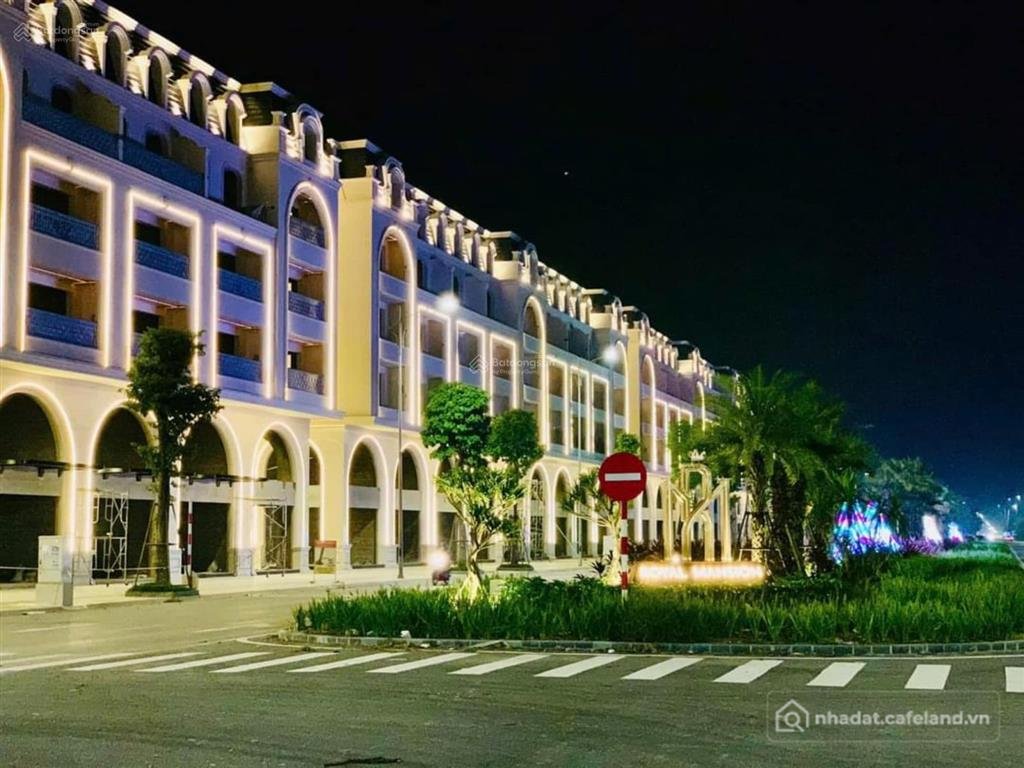 Bán nhà riêng: Bán căn shophouse royal mansion xây sẵn 5 tầng đầu tư chỉ cần 30%