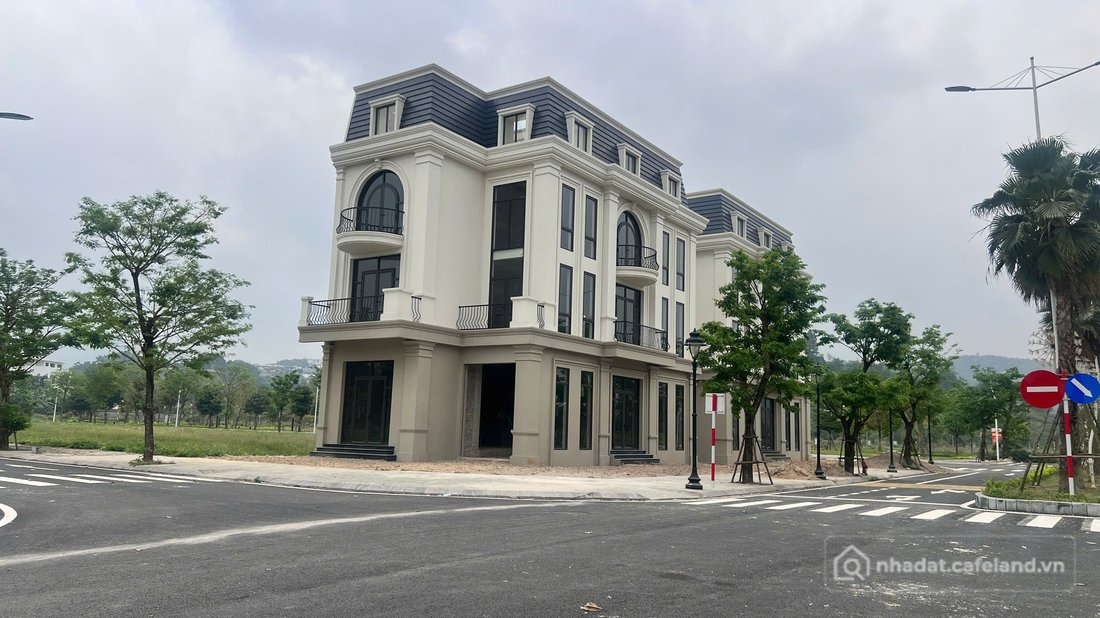 Bán căn hộ Mini, Dịch vụ: Nhượng căn shophouse Centre ville Lương Sơn mặt Xuân C