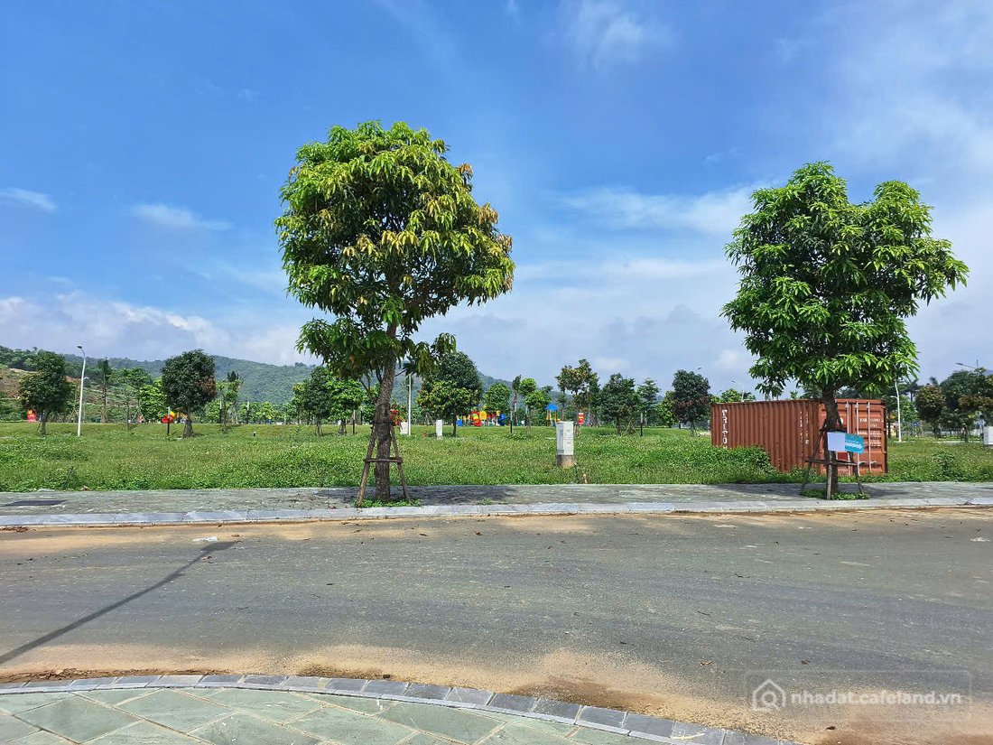 Bán đất thổ cư: BIỆT THỰ 220m² VIEW CÔNG VIÊN – HÀNG ĐẸP