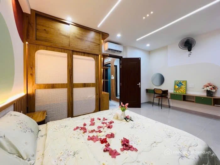 Bán nhà riêng: NHÀ 3 TẦNG MỚI ĐẸP, HẺM THÔNG CẠNH CÔNG VIÊN ️️️