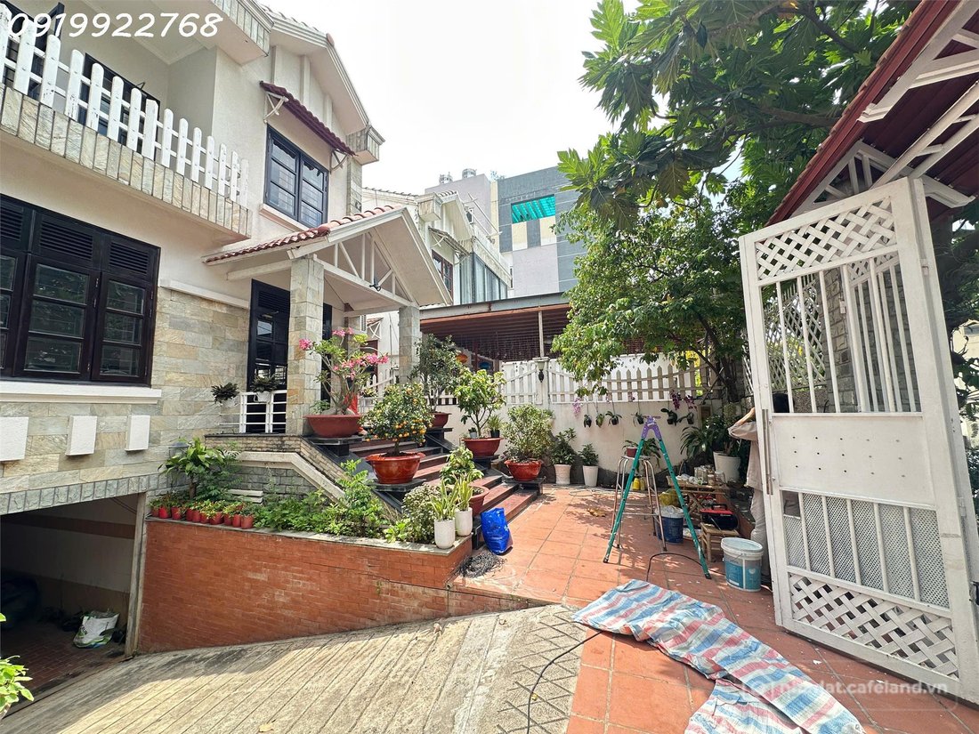 Cho thuê nhà riêng: Cho thuê nguyên căn biệt thự La Casa Lê Thị Chợ, P. Phú Thuậ