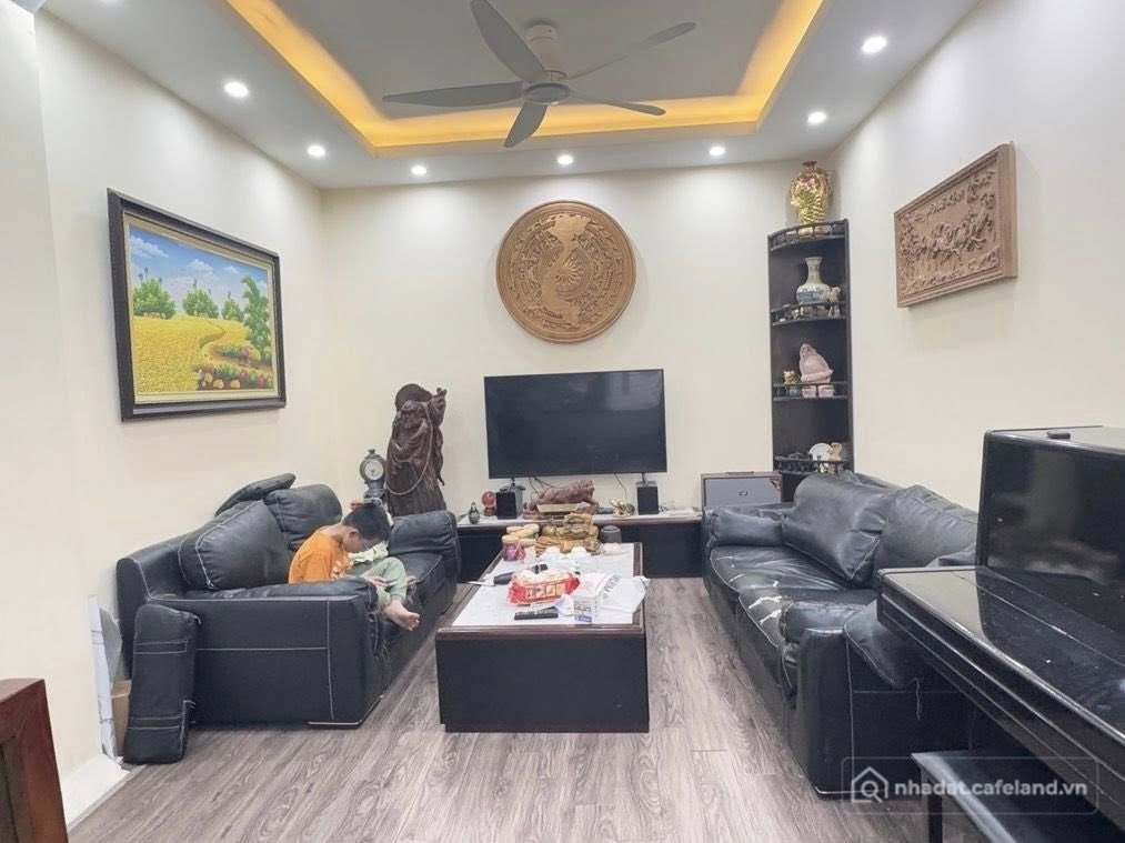 Bán nhà riêng: Nhà đẹp Ngô Gia Tự, Việt Hưng, Ngõ rộng, thoáng sáng, Ô tô đỗ cửa