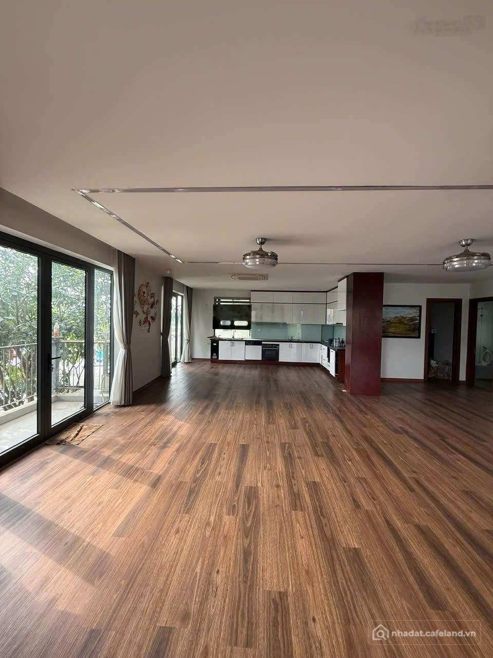 Bán nhà phố dự án: Bán Nhà mặt phố 90 tỷ, 220m2 tại Vinhomes Thăng Long, đẹp, nh