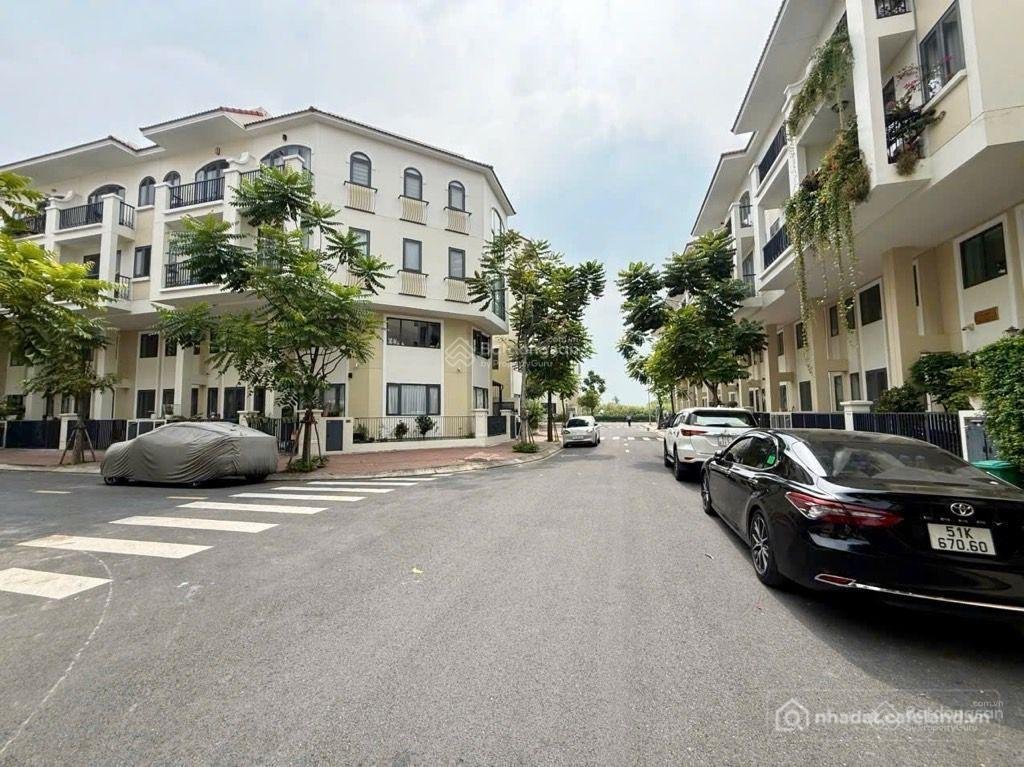 Bán nhà riêng: Nhà mặt tiền phố tây âu senturia nam sài gòn nguyễn văn linh, nga