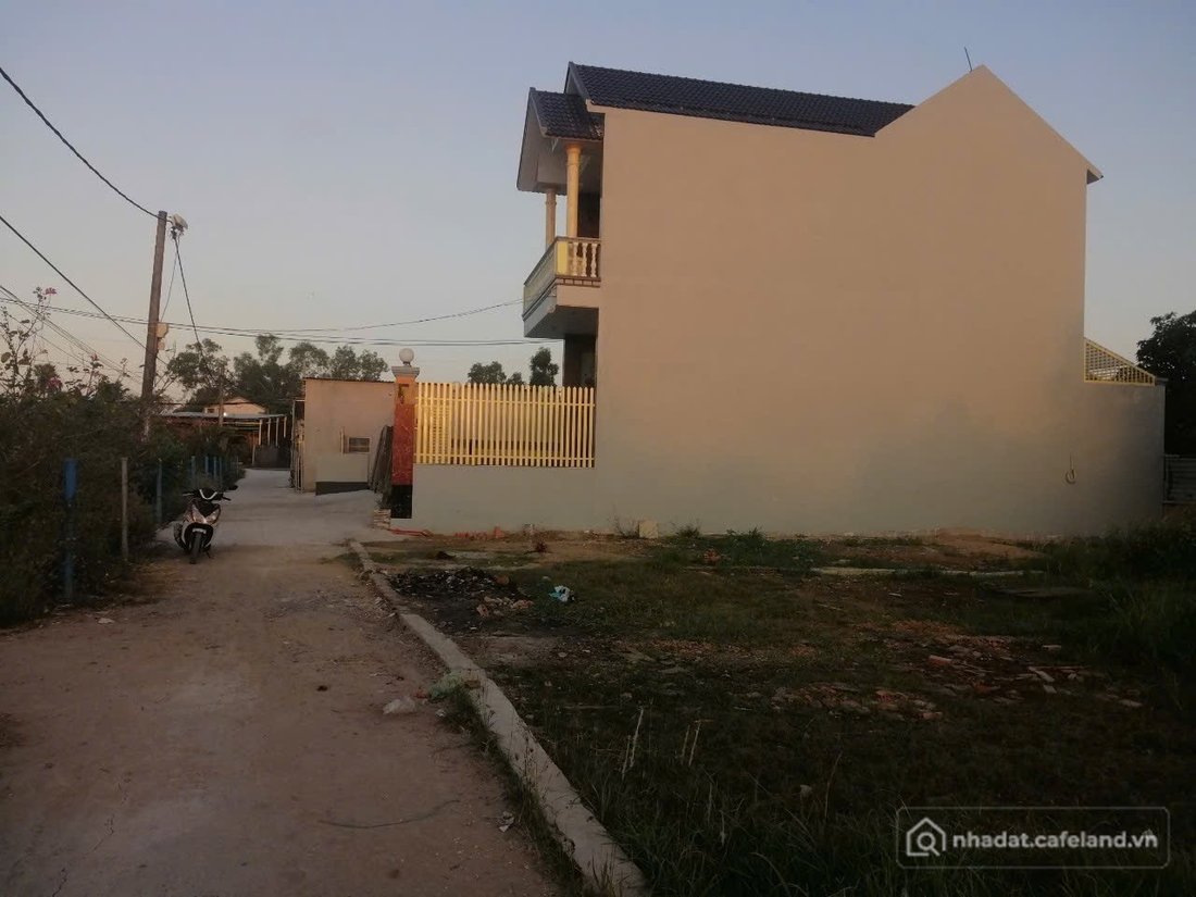 Bán đất thổ cư:  BÁN LÔ ĐẤT NỀN MẶT TIỀN ĐƯỜNG LIÊN ẤP 3–4–5 Diện tích: 5 x 19m