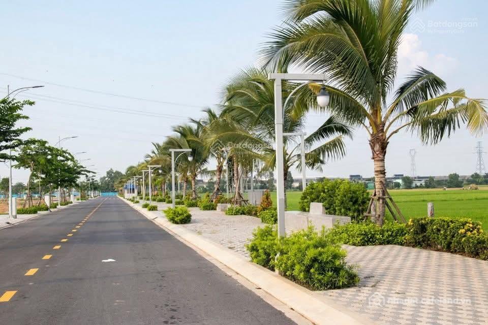 Bán đất thổ cư: Đất thổ cư đường nguyễn hữu trí, liền kề eco retreat .100m2 2.6 
