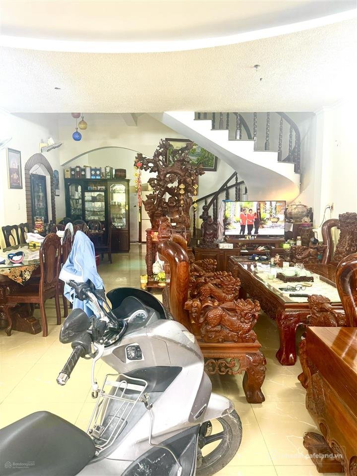 Bán nhà riêng: Bán nhà ngay đường 1 và 10 kdc bình hưng, bình chánh. dt 120m2. 0