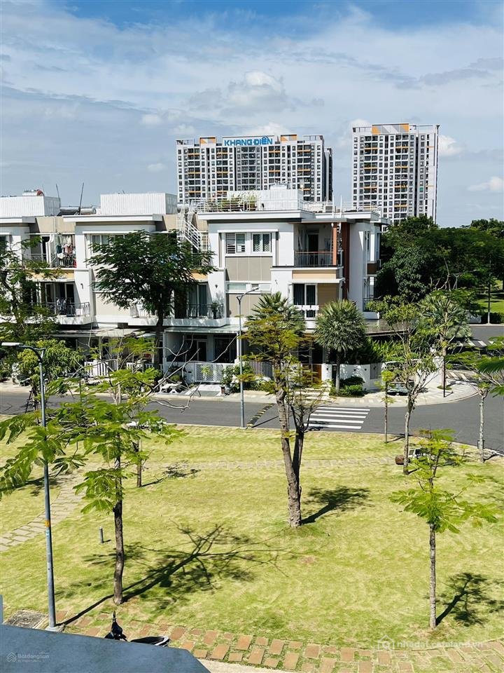 Bán nhà riêng: Bán nhà góc view công viên full nội thất kdc lovera park khang đi