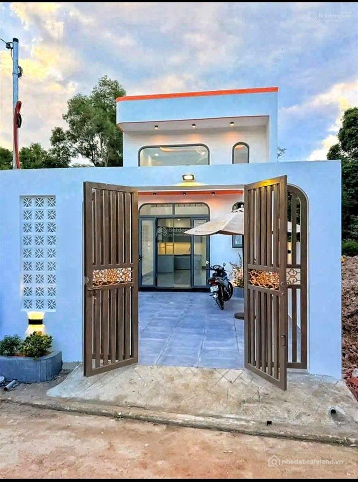 Bán nhà riêng: Bán nhà cấp 4 sổ hồng riêng, dt 100m2 ngay chợ đầu mối bình điền