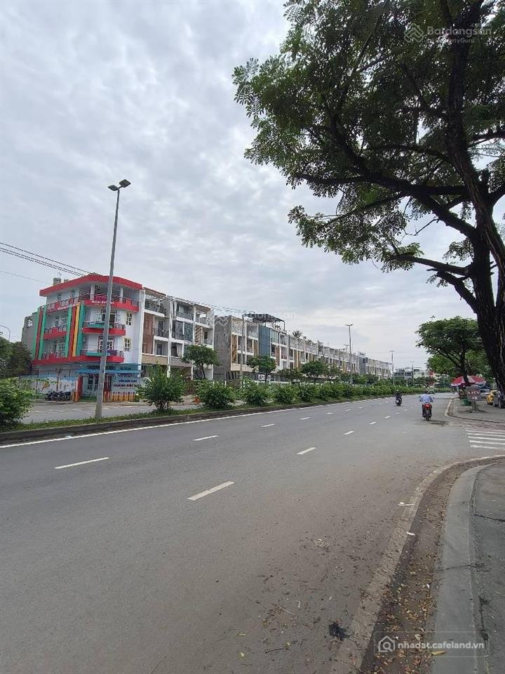 Bán đất thổ cư: Đất mặt tiền 5x20m, xây dựng 5 tầng đồng bộ, kdc đại phúc green 