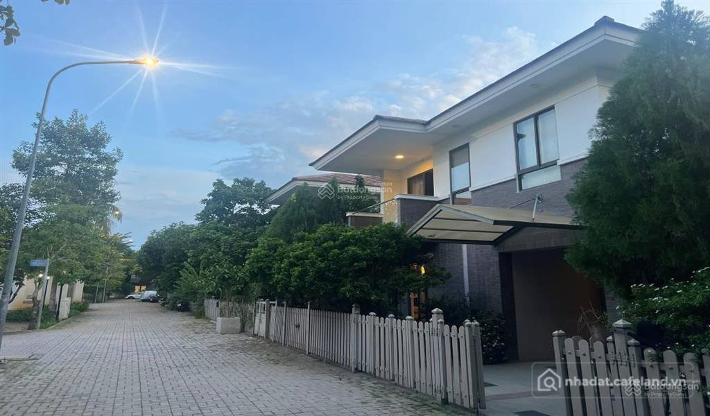 Bán nhà riêng: Bán biệt thự đơn lập camellia garden view công viên, hồ bơi, full