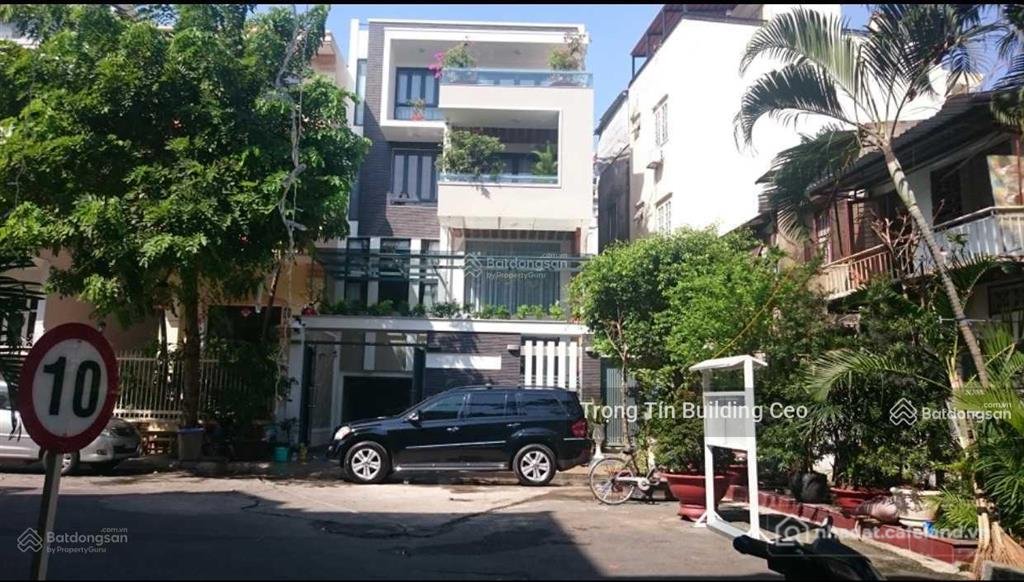Bán nhà riêng: Cần bán villa compound nội khu 20 căn phường 12, quận 10 dt 14x14