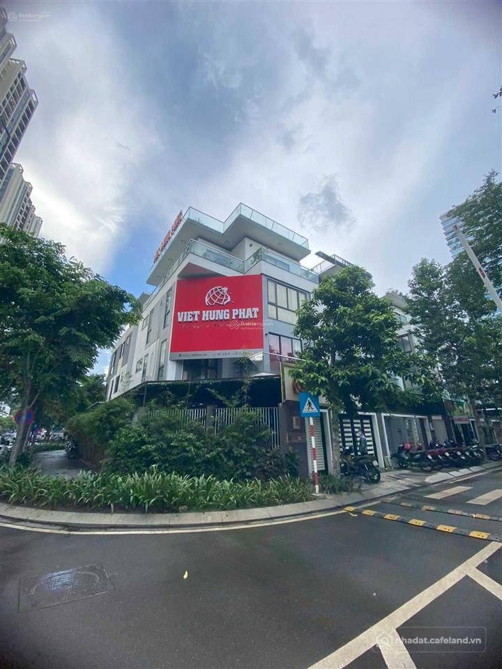 Bán nhà riêng: Bán villa compound góc 2mt dự án hado centrosa quận 10 10x16m 1 t