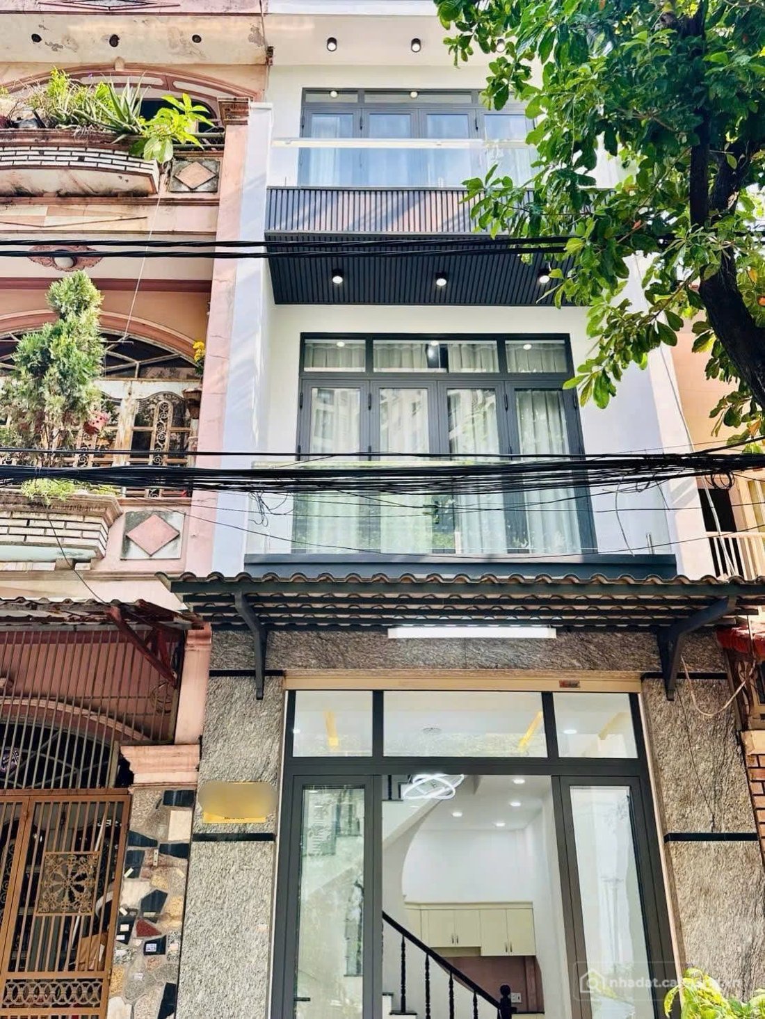 Bán nhà riêng: . Diện tích 42,9m2 giá chỉ 2,55 tỷ. Sổ hồng riêng đầy đủ nhà Sư V