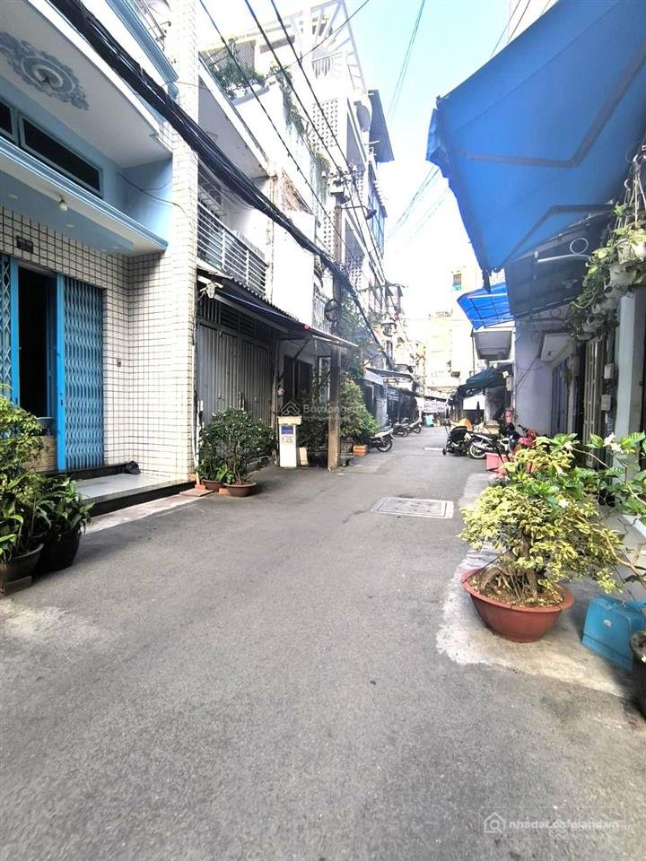 Bán nhà riêng: Bán nhà hxh bàn cờ lê văn sỹ q.3, sổ vuông a4, có cửa hậu, tài lộ
