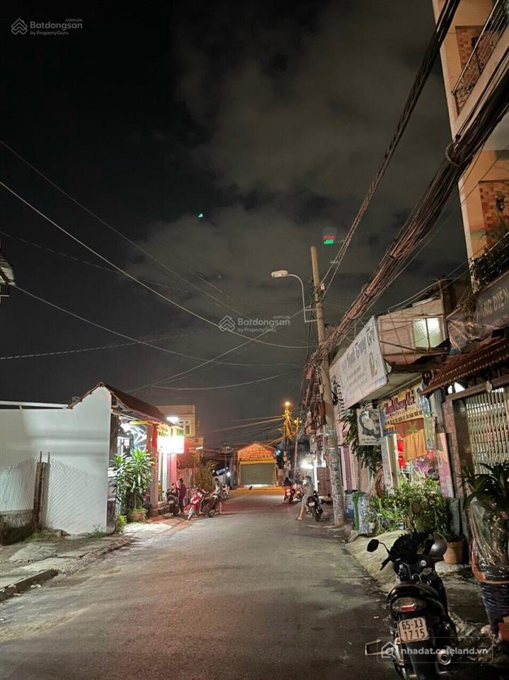 Bán nhà riêng: Mặt tiền thủ đức tặng luôn biển số đẹp 68 lộc phát
